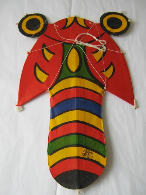 Zikaden-Drache,  蝉形凧 Semi-gata tako