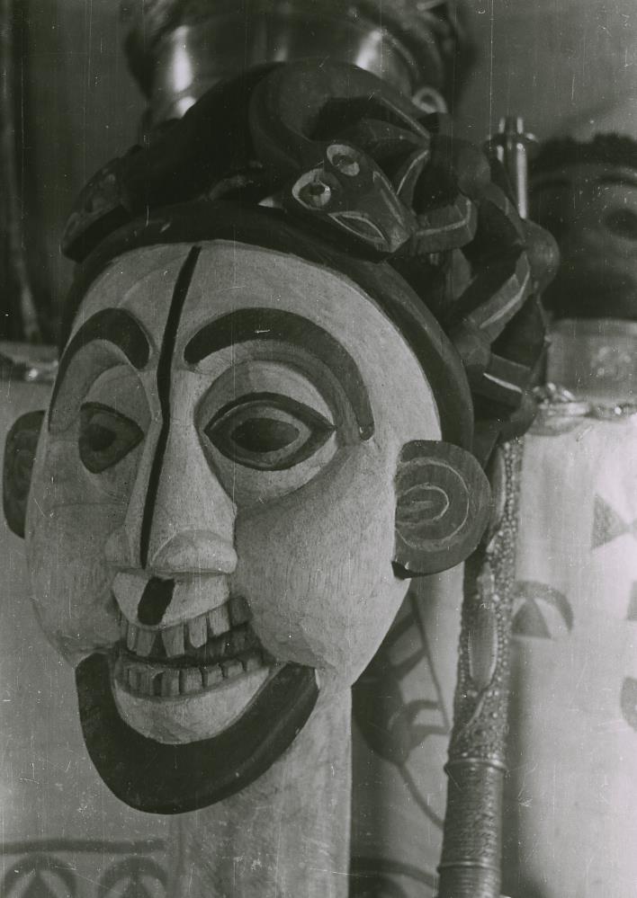 Holzmaske im Museum von Fumban