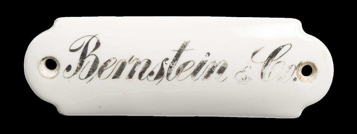 Namensschild "Bernstein & Co."