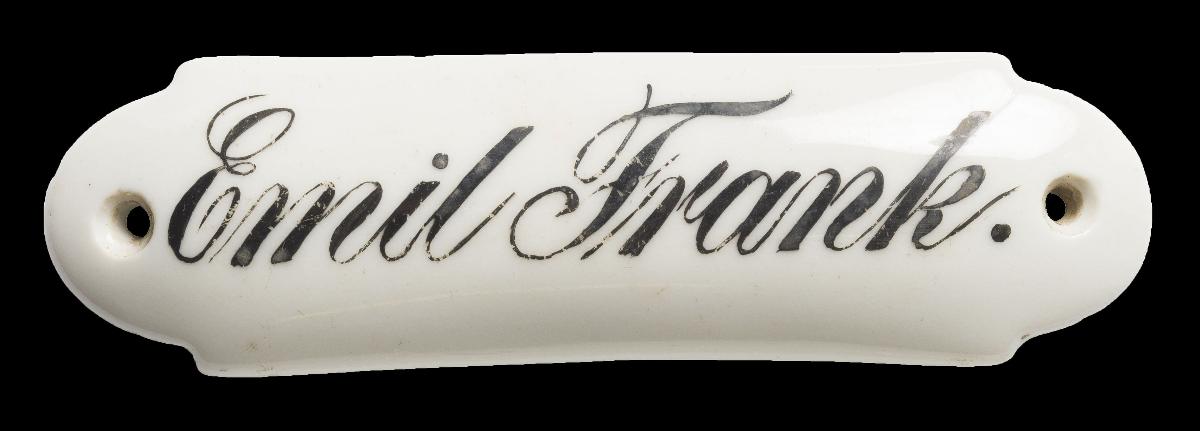 Namensschild "Emil Frank."