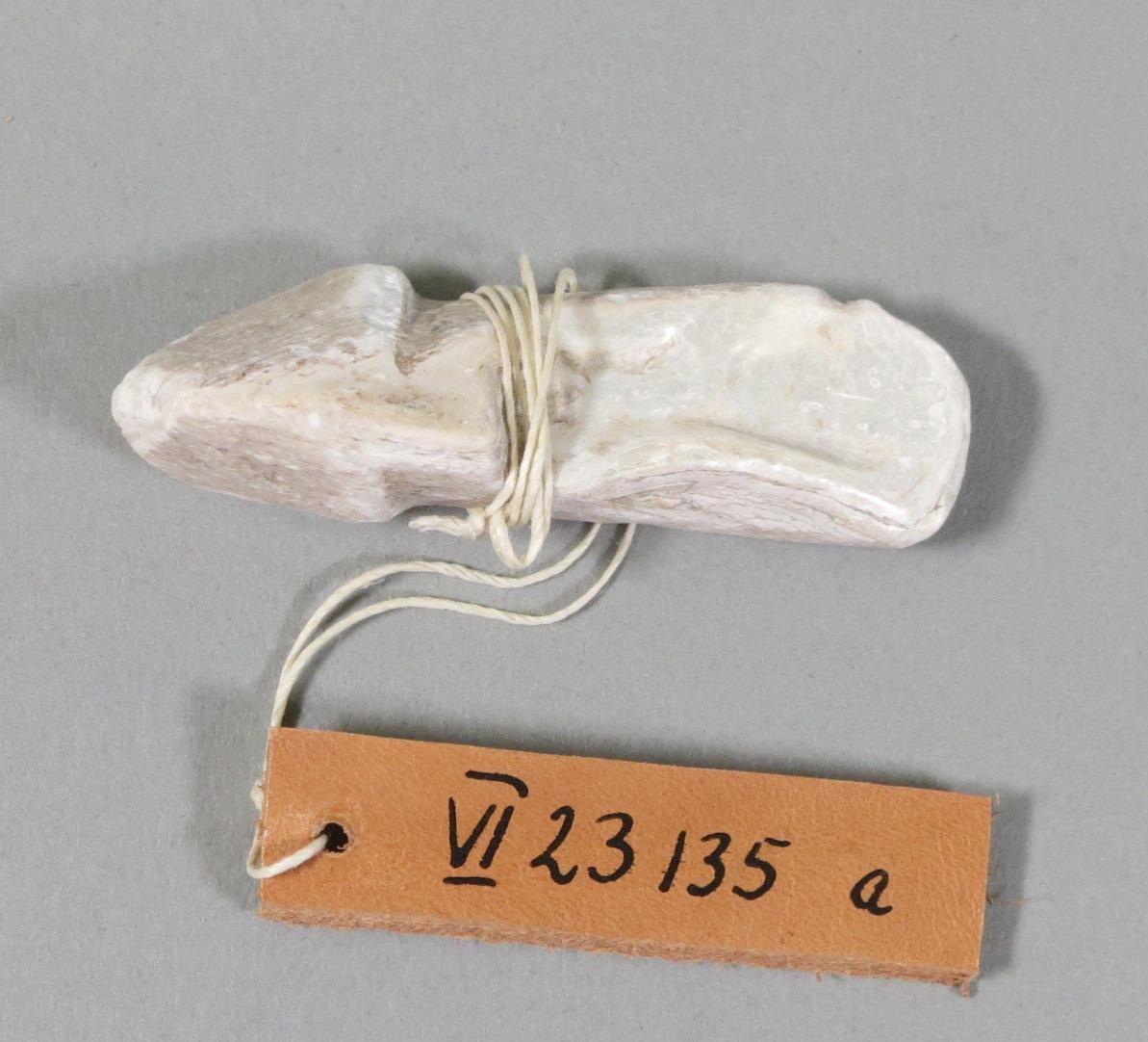 VI 23135 a