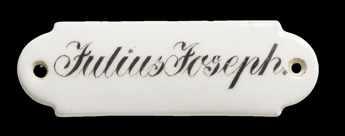 Namensschild "Julius Joseph."