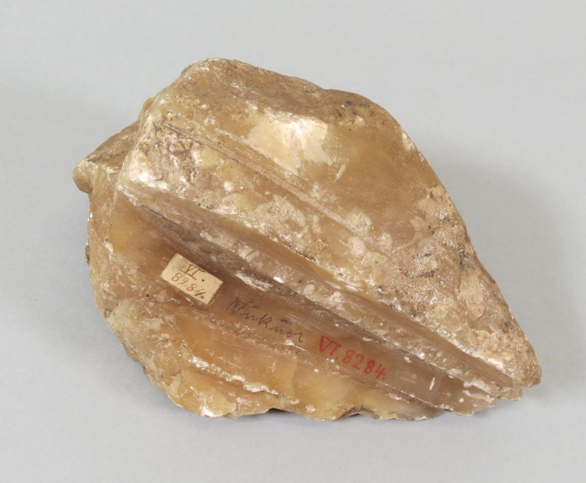 VI 8284