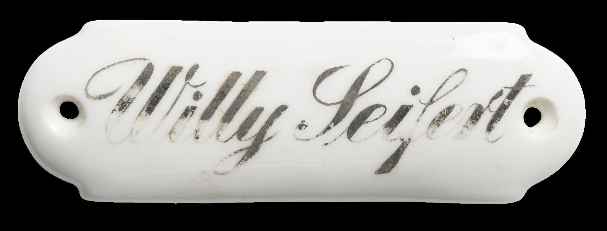 Namensschild "Willy Seifert"