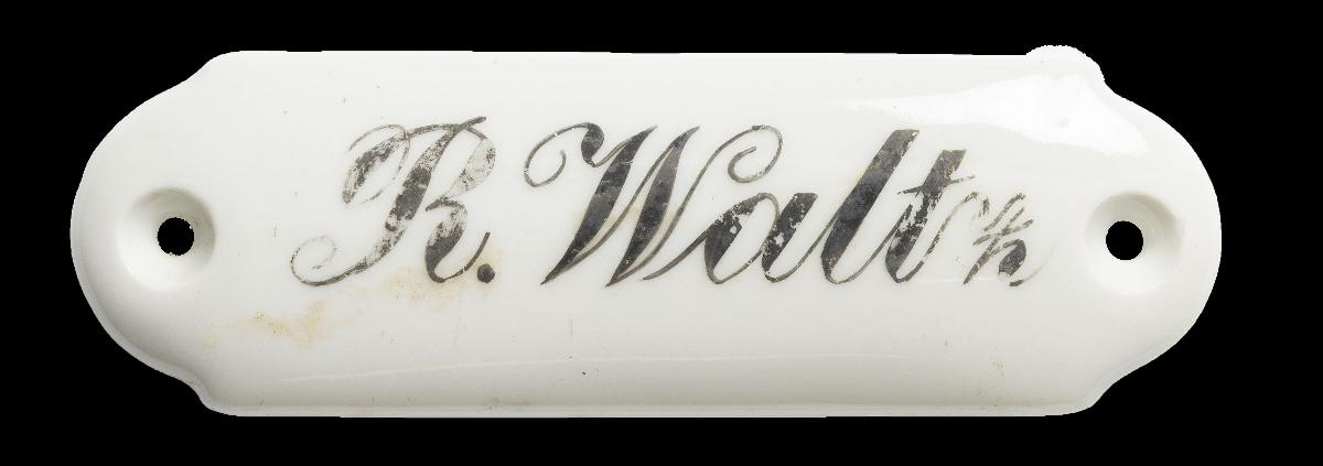 Namensschild "R. Waltz"