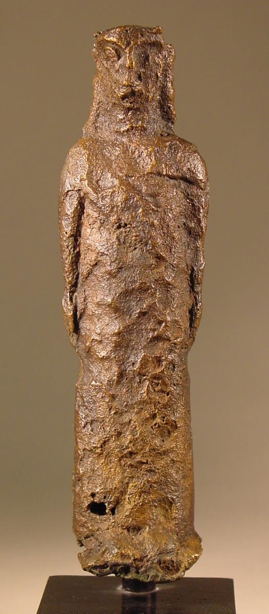Archaischer Griff einer Pfanne in Gestalt einer weiblichen Figur