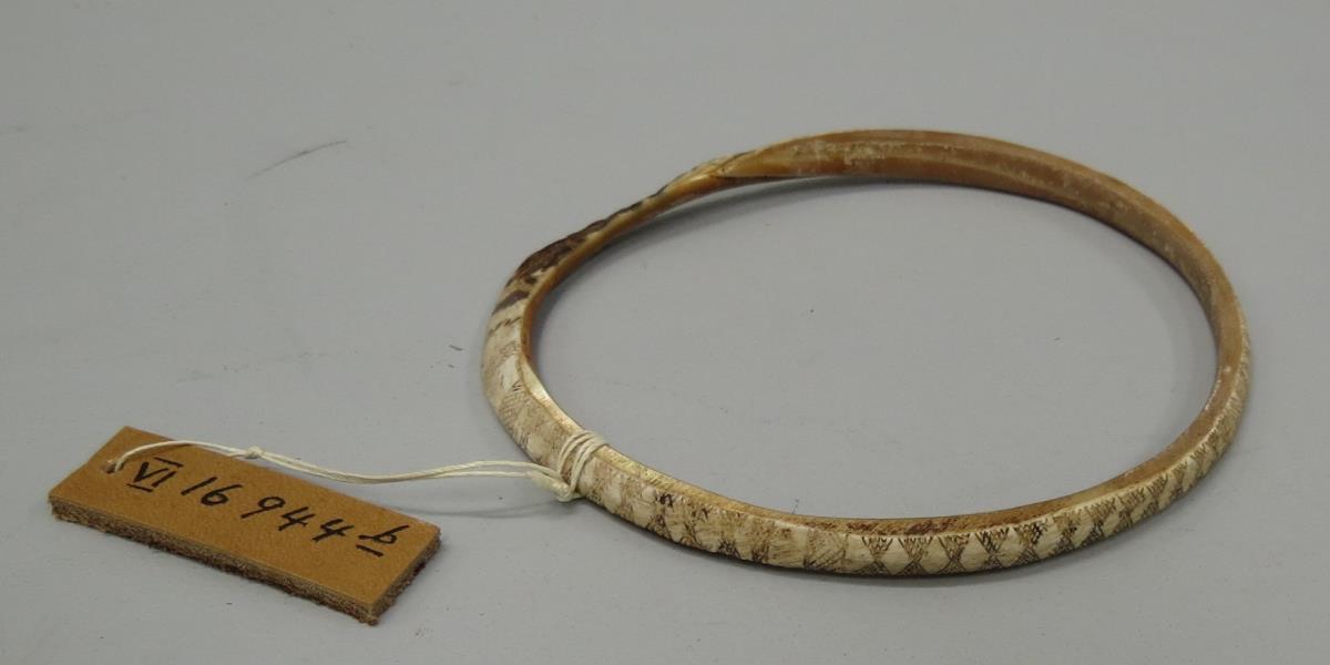 VI 16944 b