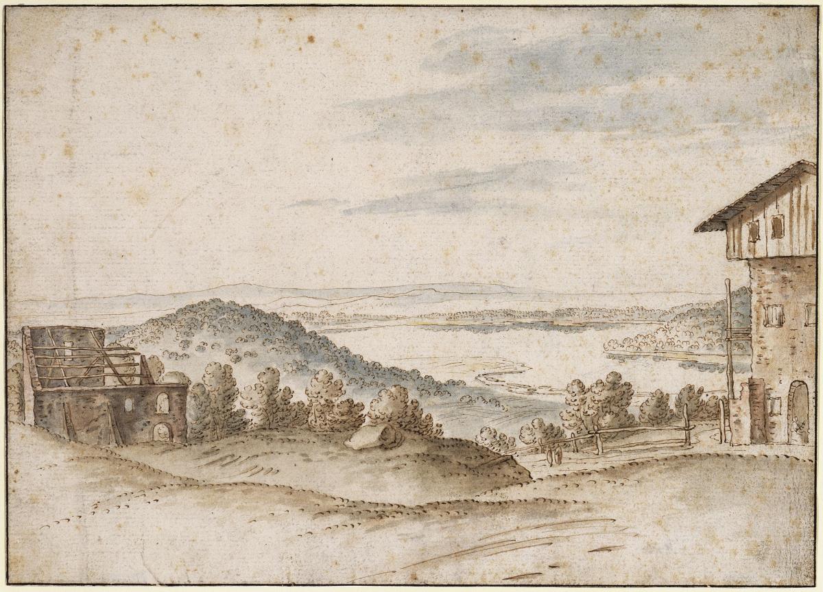 Blick von einer Anhöhe auf eine südliche Seelandschaft