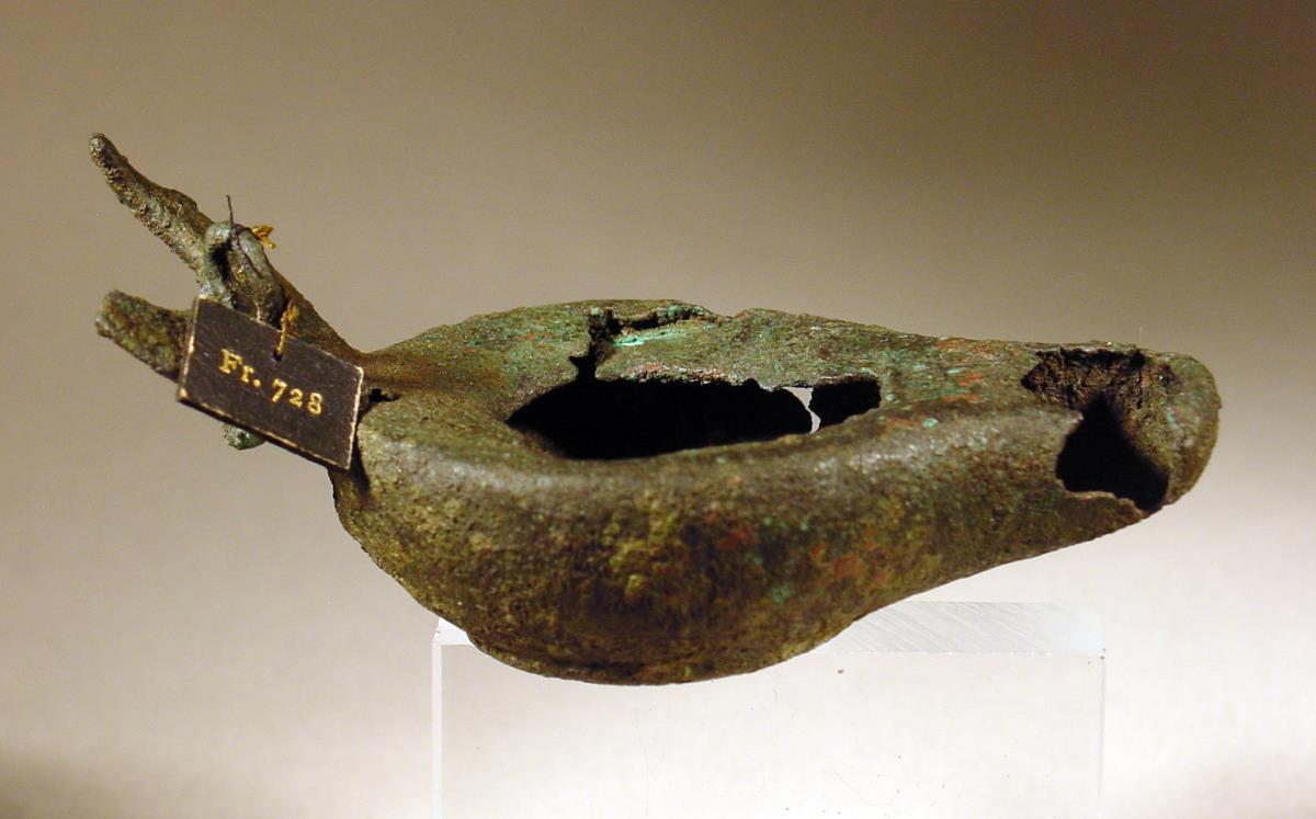 Lampe mit Lunula am Griff