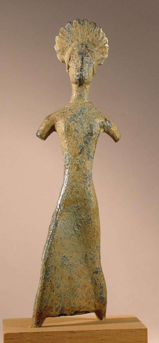 Statuette einer schreitenden Frau