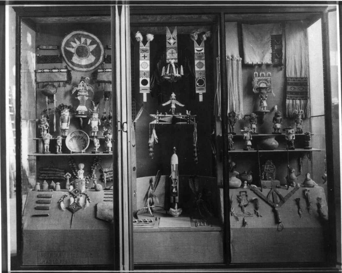 Ausstellung Naturvölker, Vitrine