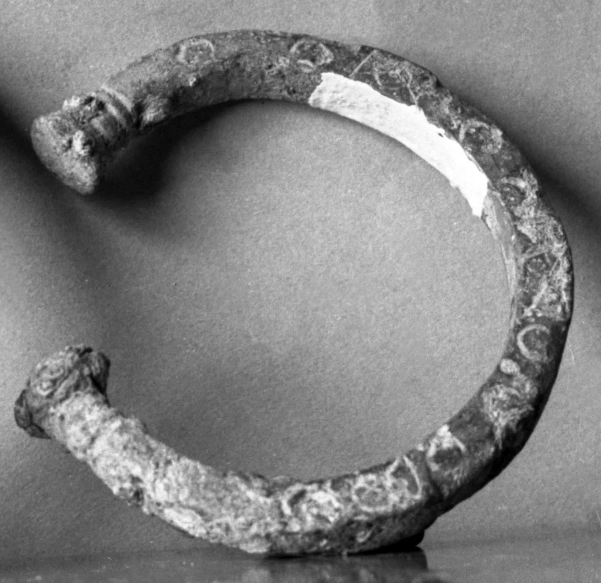 Massiv gegossener Armring