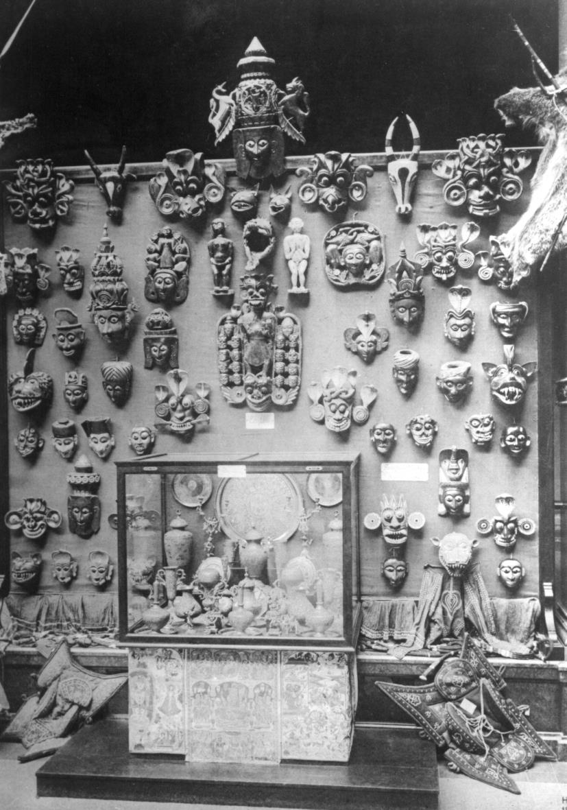 Die Gruppe "Ceylon Masken" aus der Sonderausstellung der Asiatischen Sammlung des Herrn Dr. Emil Riebeck im Kunstgewerbemuseum, 1883