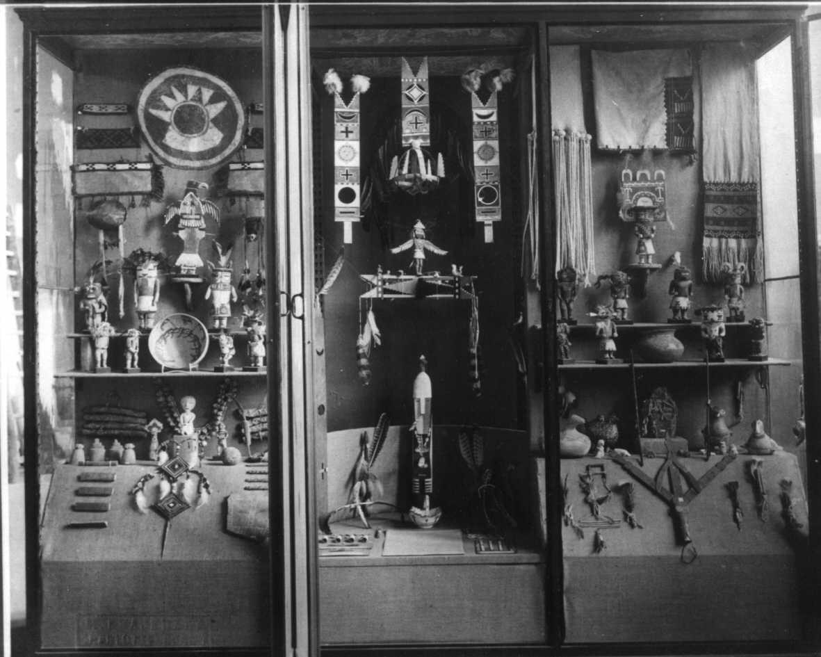 Ausstellung Naturvölker, Vitrine
