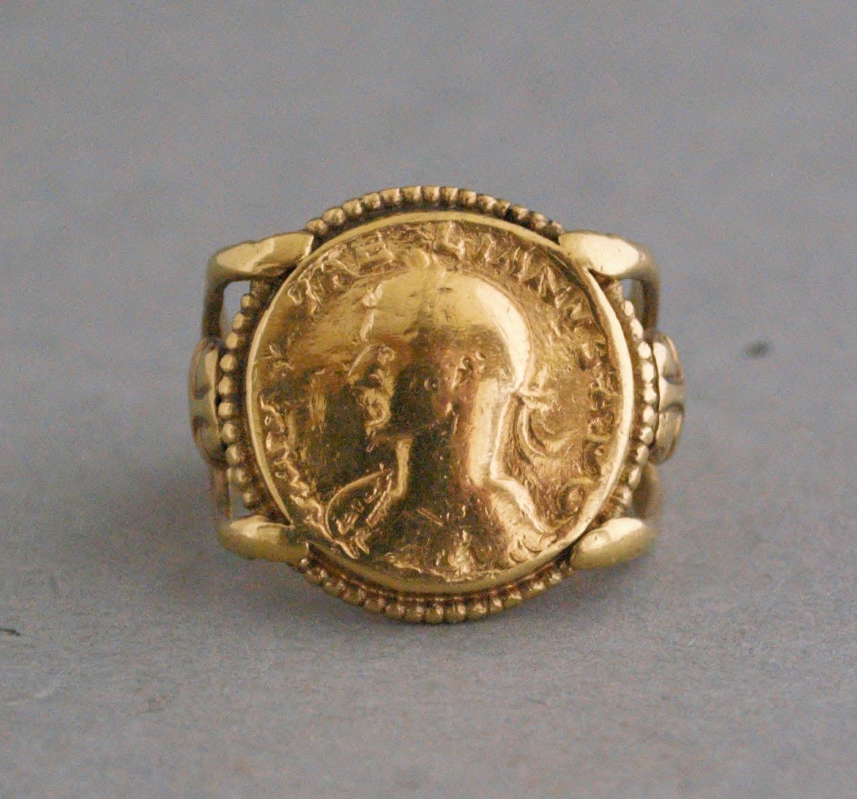 Münz-Fingerring aus dem "Mainzer Goldschmuck"