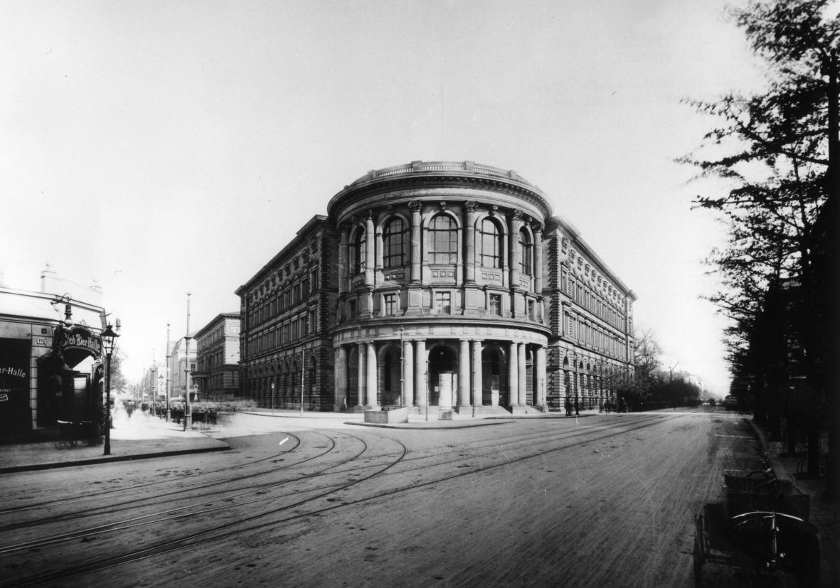 Königliches Museum für Völkerkunde in der Königgrätzer Strasse, Ecke Prinz- Albrecht-Straße, Berlin; erbaut 1880-1886