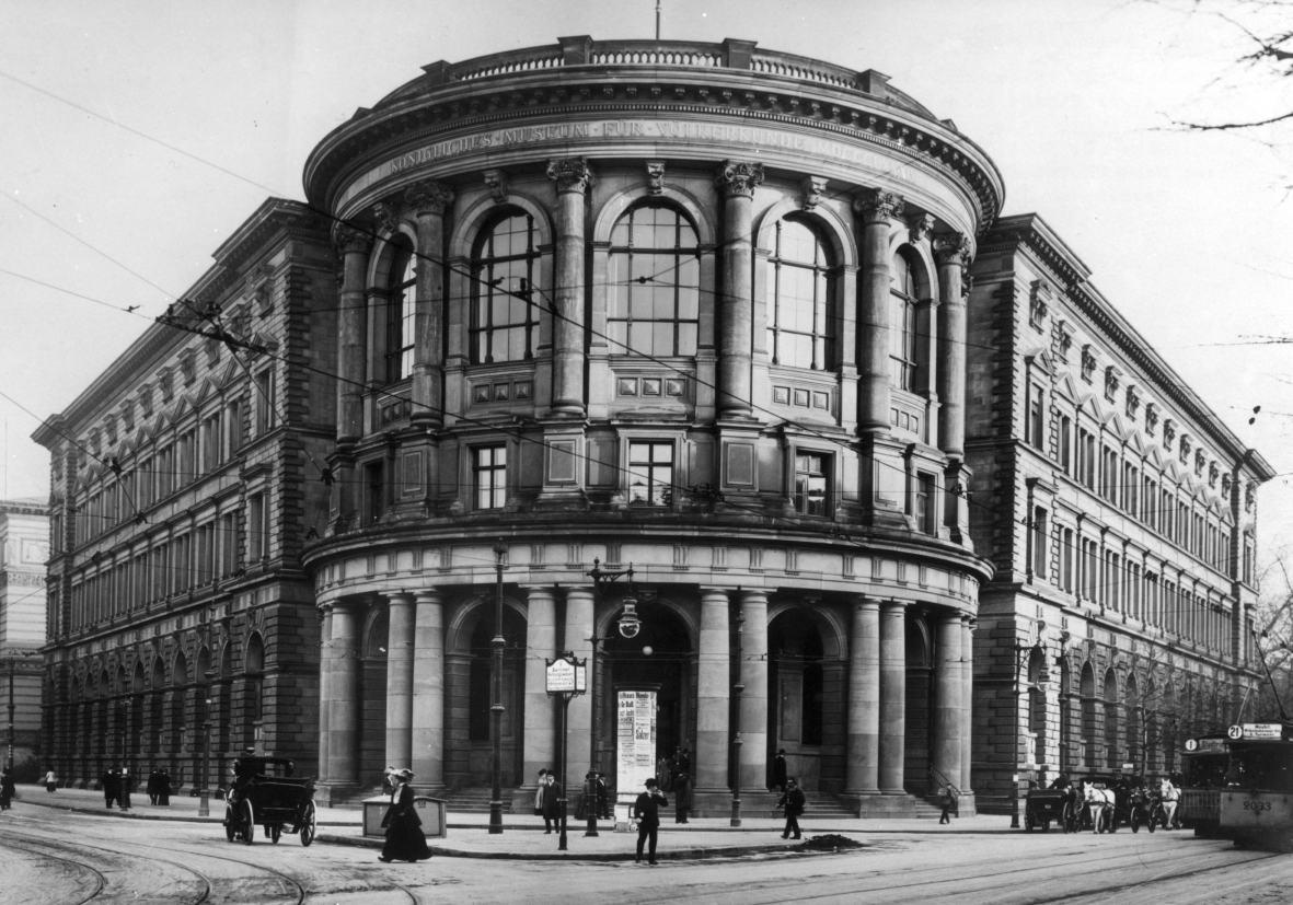 Königliches Museum für Völkerkunde in der Königgrätzer Strasse, Ecke Prinz- Albrecht-Straße, Berlin; erbaut 1880-1886