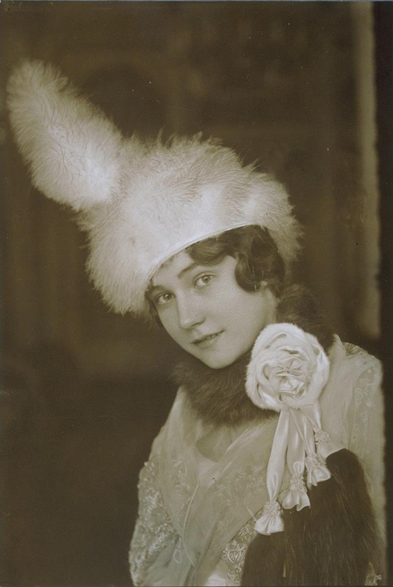 Frau mit Hut