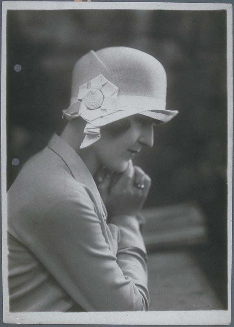 Frau mit Hut von Alexis