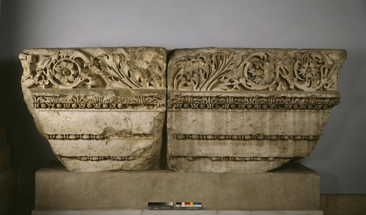 Gebälkaufbau der Altarhofhallen des Heiligtums des Jupiter Heliopolitanus in Baalbek