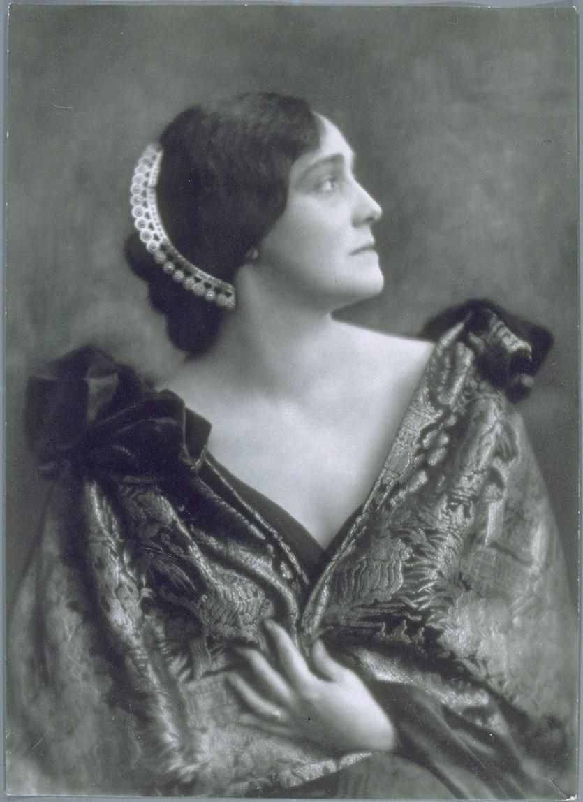 Martha Maria Newes in Cape von Flatow-Schädler