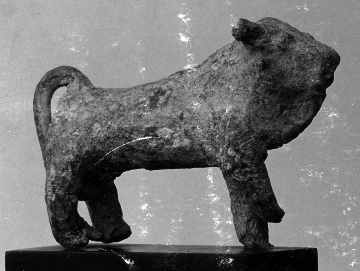 Statuette eines Stiers