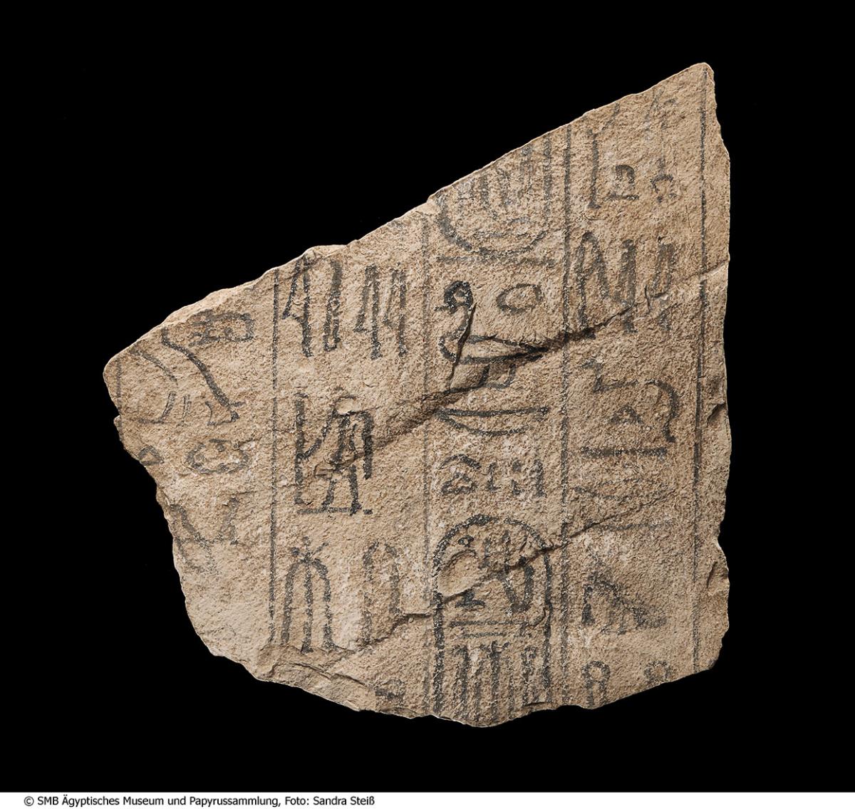 Hieratisches Ostrakon mit einer Vorlage für Grabinschriftem im Grab Ramses’ IV.
