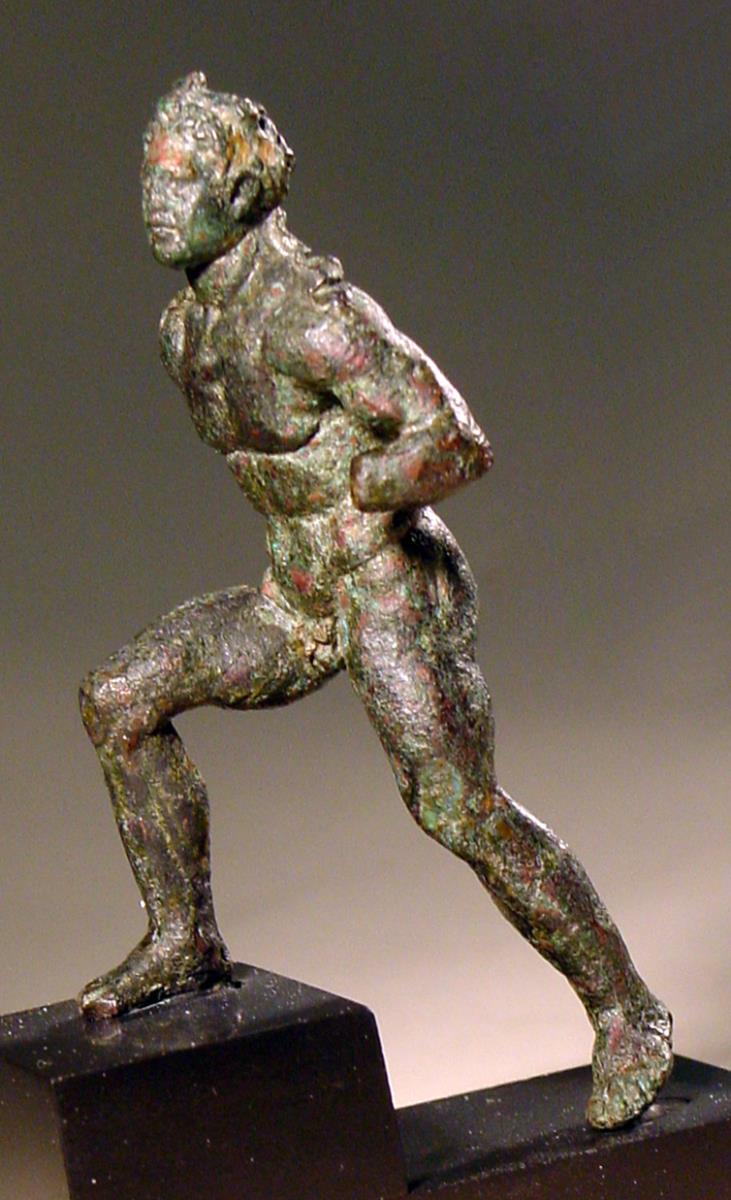 Herosstatuette