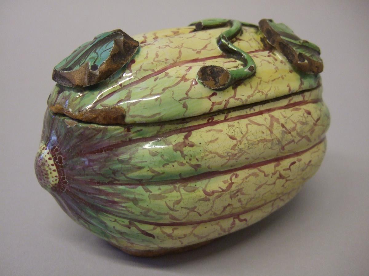 Deckeldose in Form einer Melone