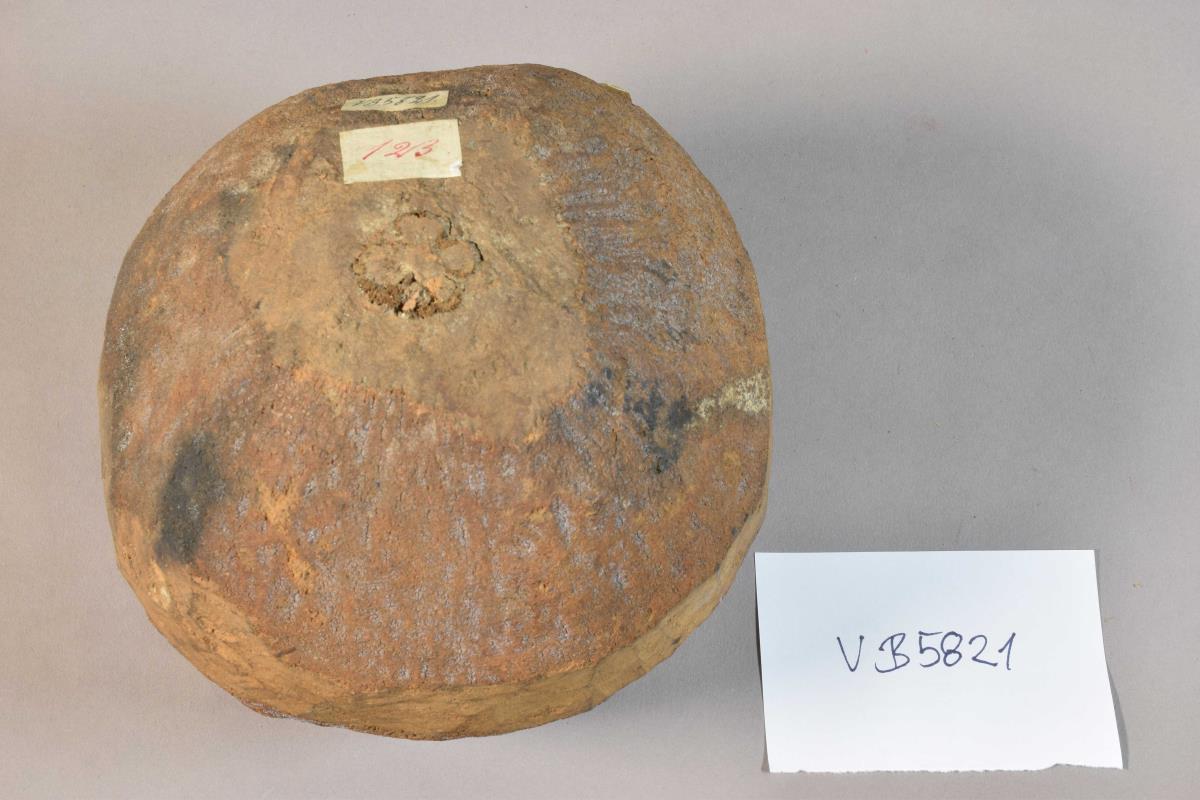 V B 5821