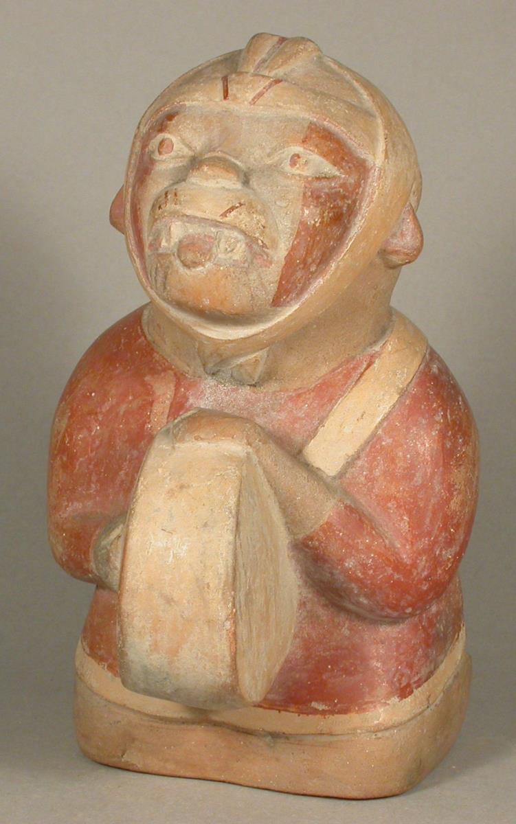 Sitzende anthropo-zoomorphe Figur mit Trommel