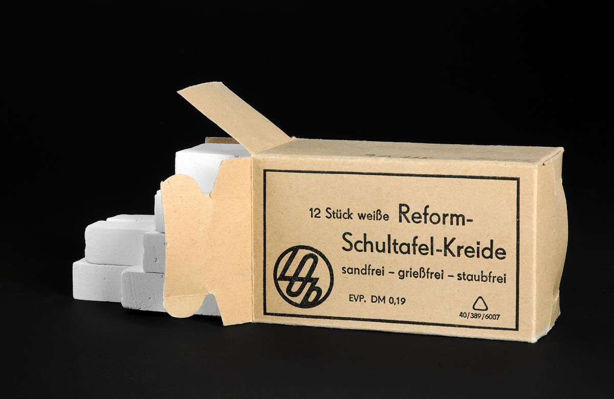 LOB; 12 Stück weiße Reform-Schultafel-Kreide - sandfrei - grießfrei - staubfrei.