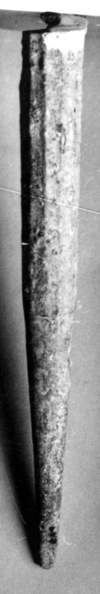 Lanzenschuh (Sauroter) mit 11 Hohlkehlen