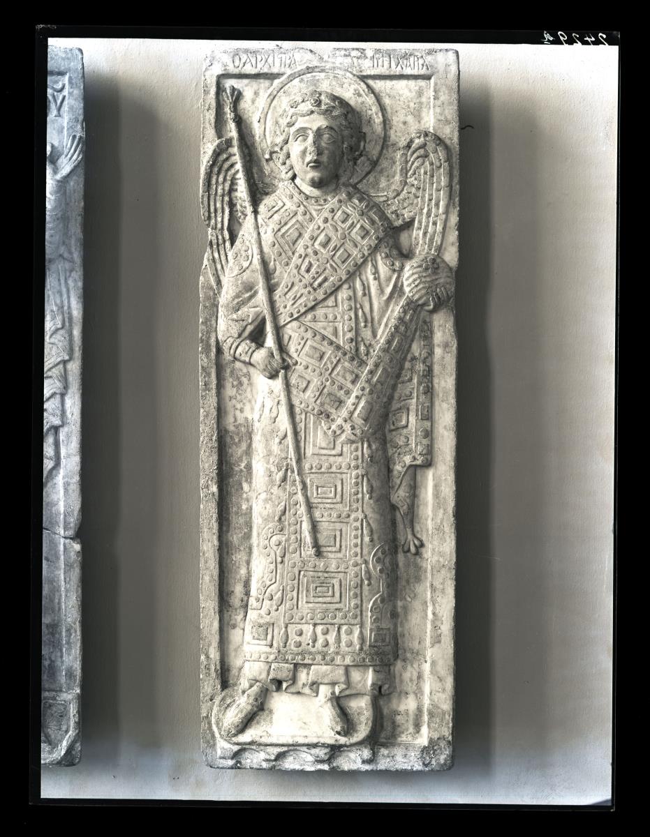 Relief mit Erzengel Michael