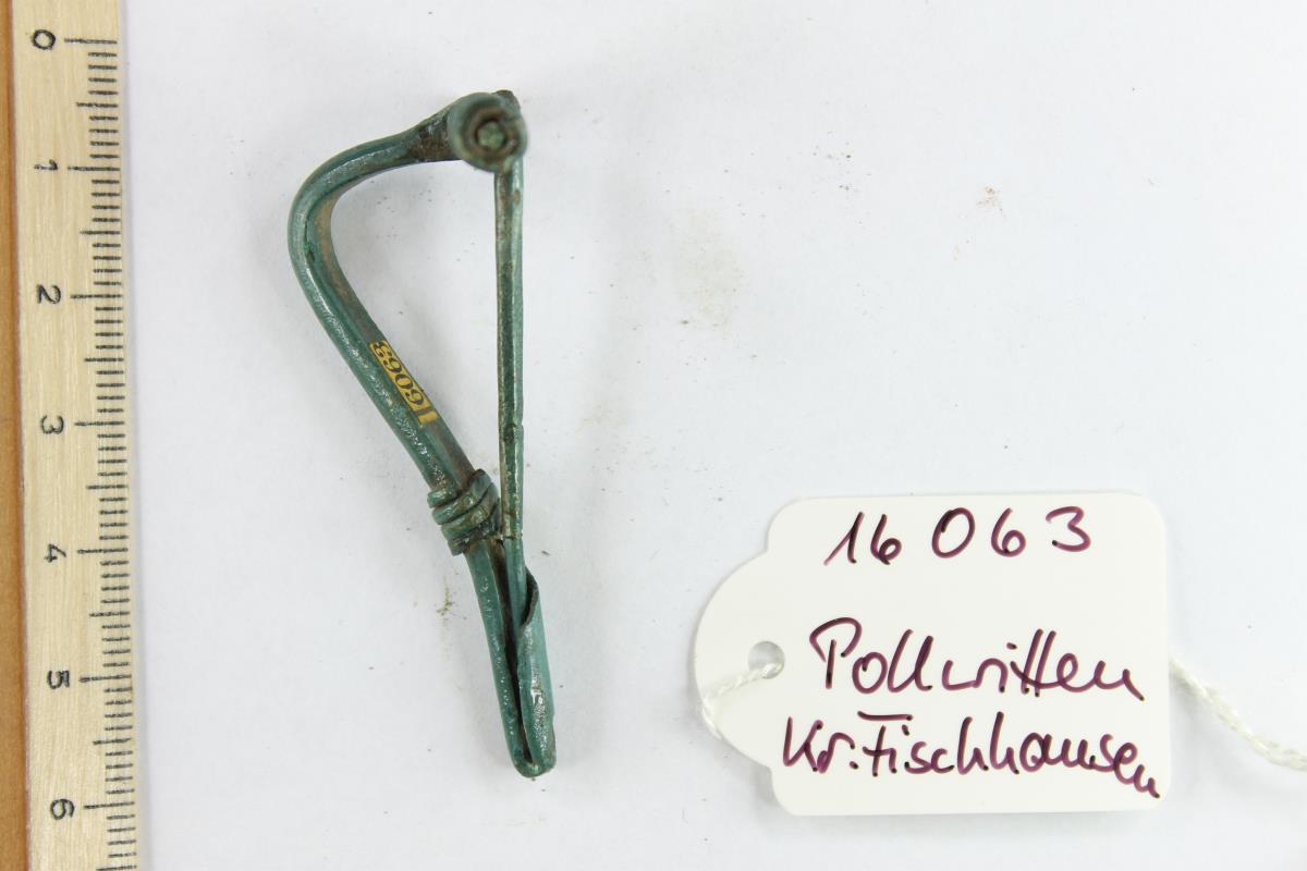 Fibel mit umgeschlagenem Fuß