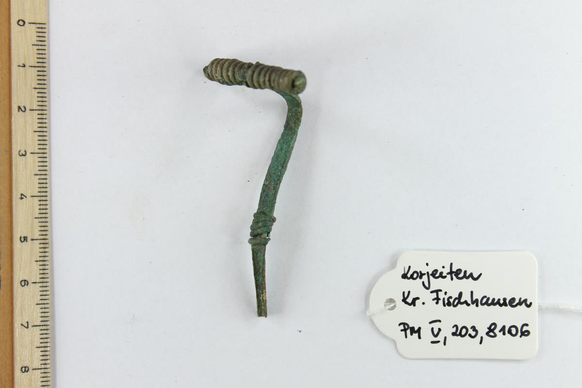 Fibel mit umgeschlagenem Fuß