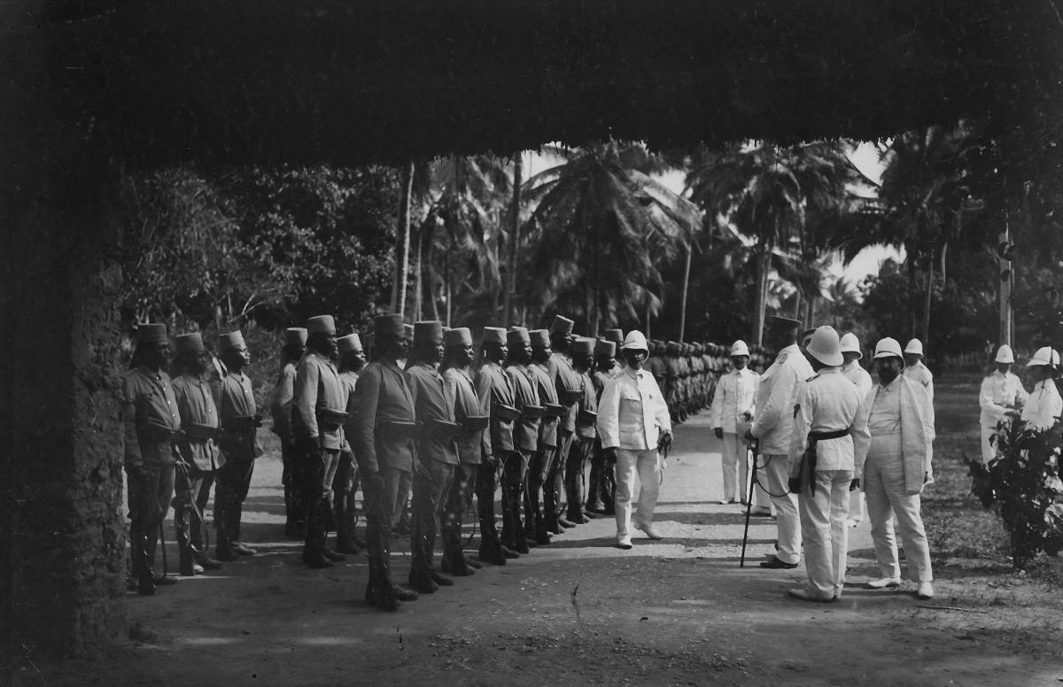 Askari-Übung in Dar-es-Salam