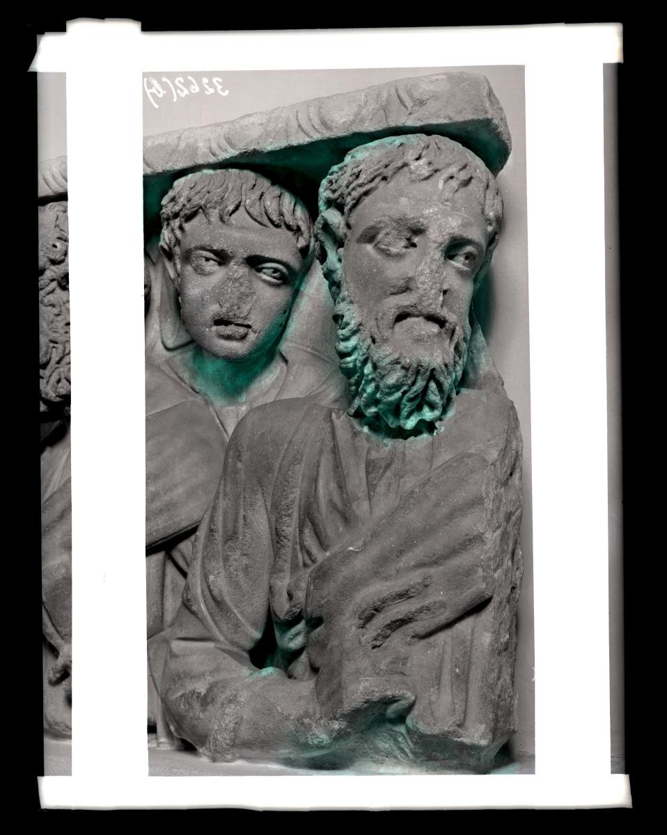Fragment eines einzonigen Wannen-Sarkophages