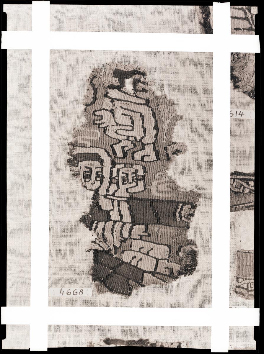 Fragment eines Besatzes mit Resten einer Darstellung der Anbetung der Magier