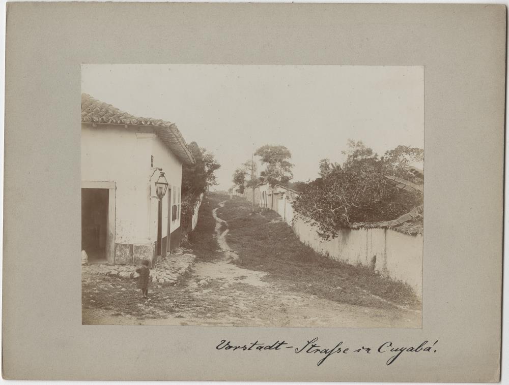 Vorstadt-Straße in Cuyabá