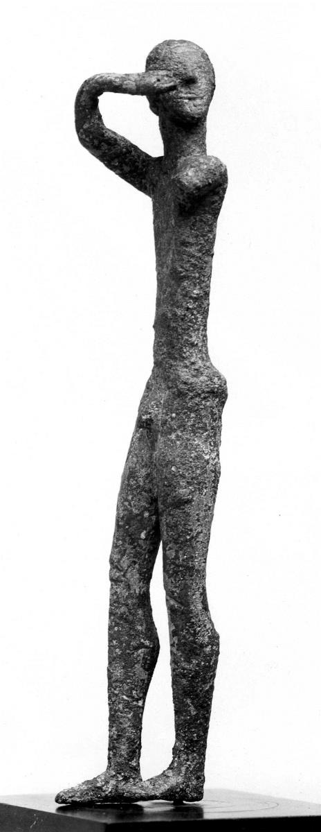 Statuette eines nackten Jünglings, Stützfigur eines Dreifußhenkels