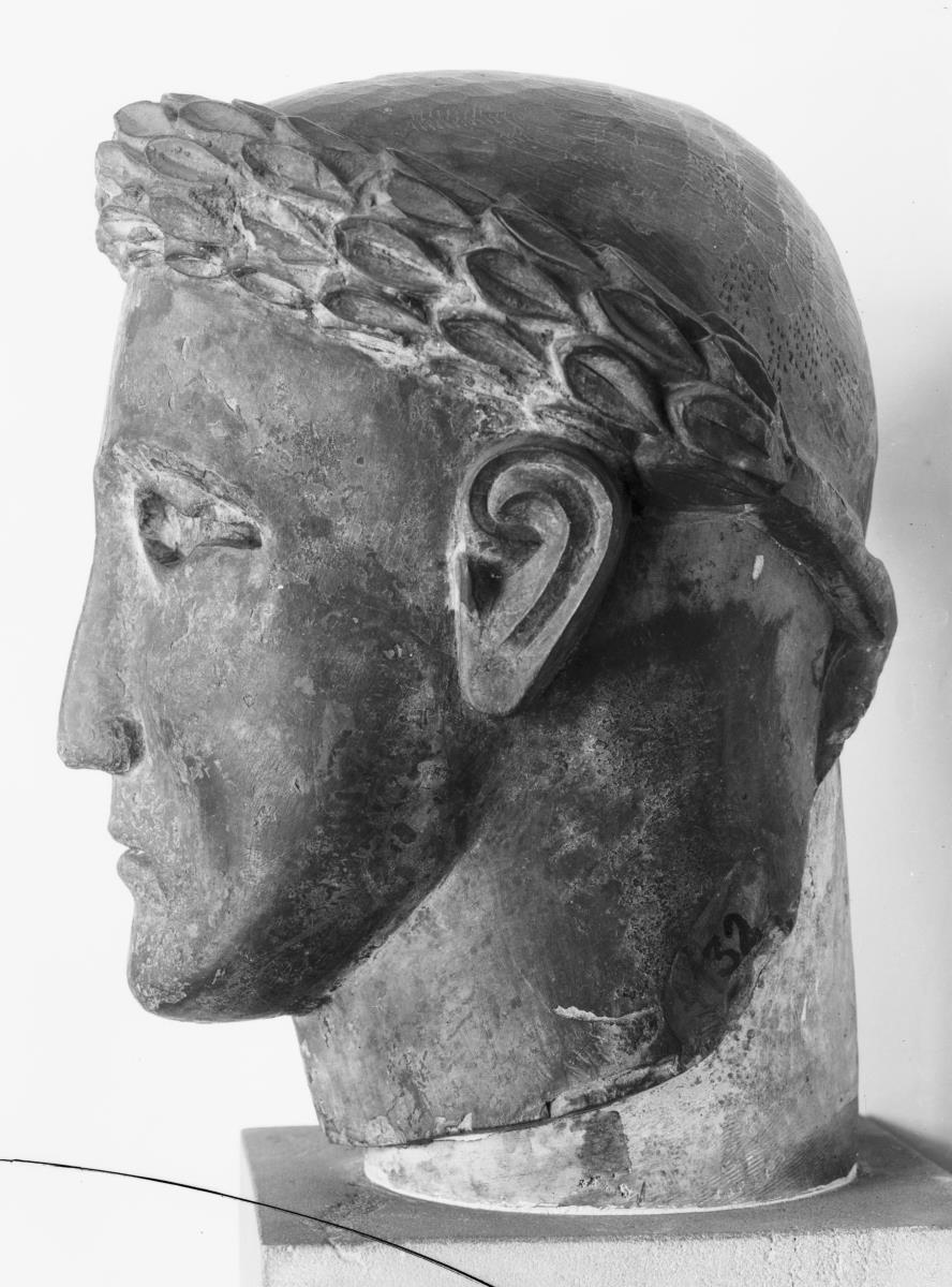 Kopf eines Priesters