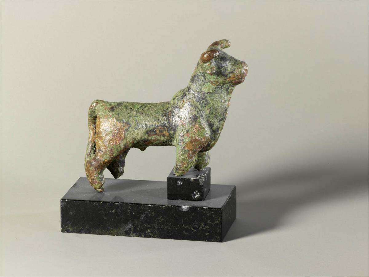 Statuette eines Stiers