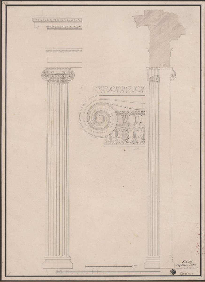 Berlin. Altes Museum am Lustgarten. Ionische Säule und Detail eines Kapitells der Vorhalle