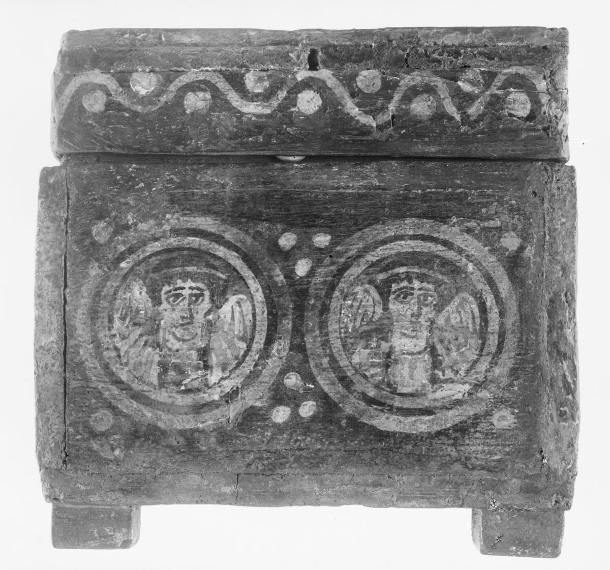 Kästchen mit Büsten von Heiligen und Evangelisten