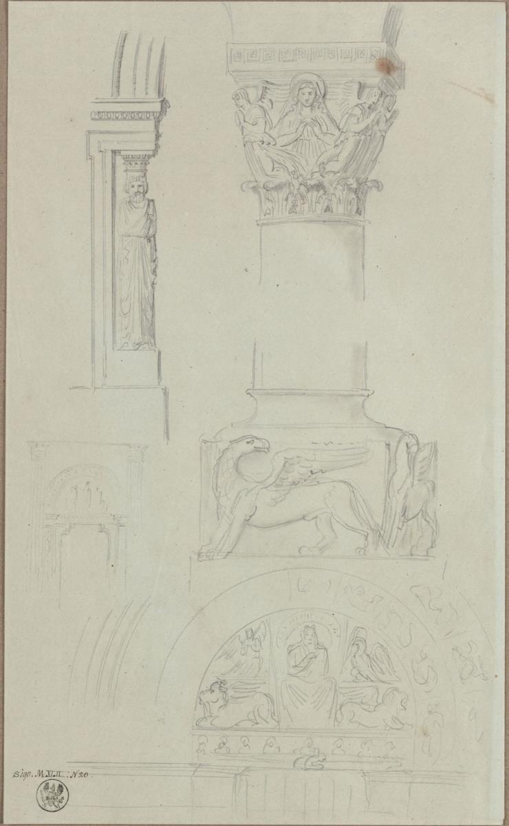 Romanisches Figurenportal, Romanische Säule mit Basis und  Tympanon mit Figurenschmuck