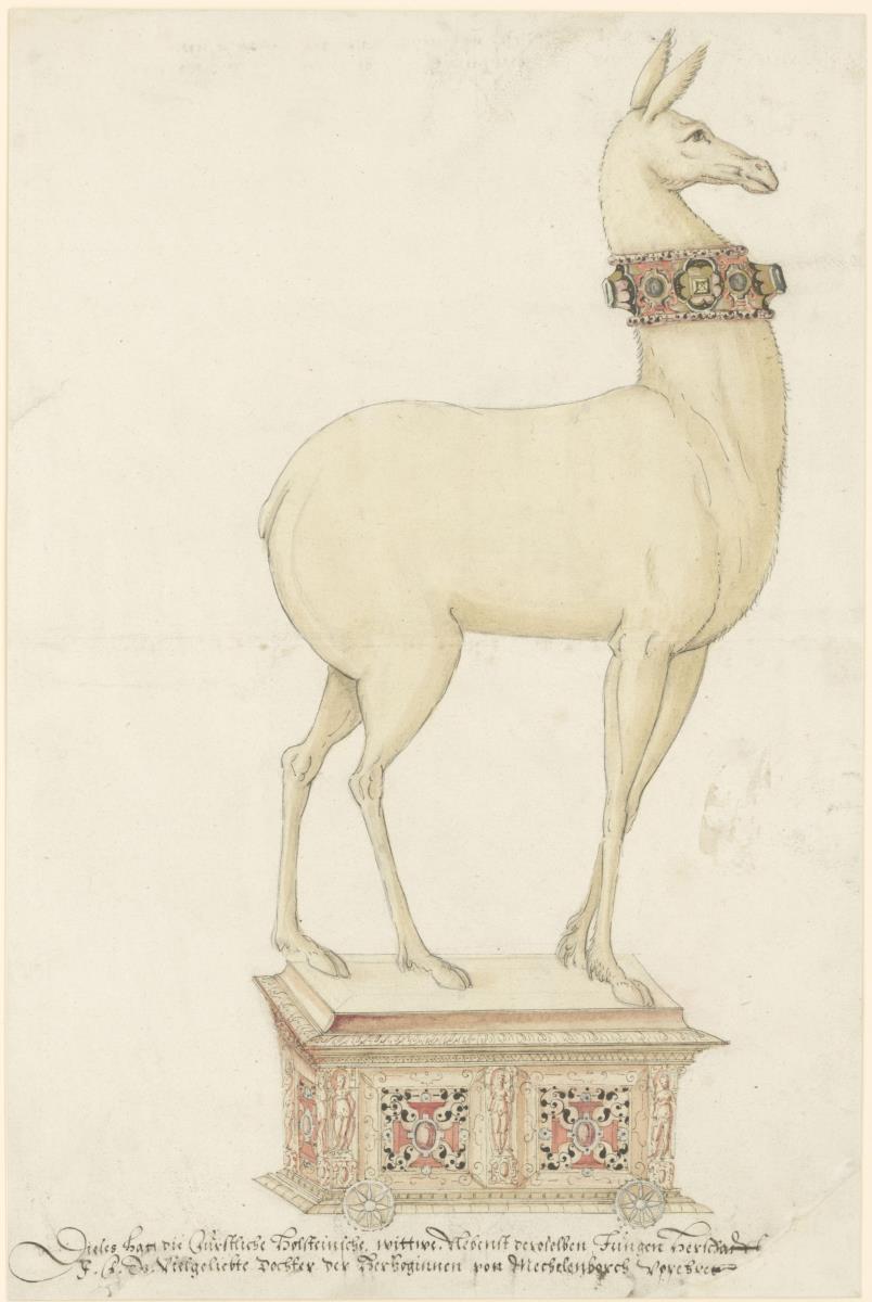 Lama (oder Hirschkuh) als Tafelgerät auf Fußstück