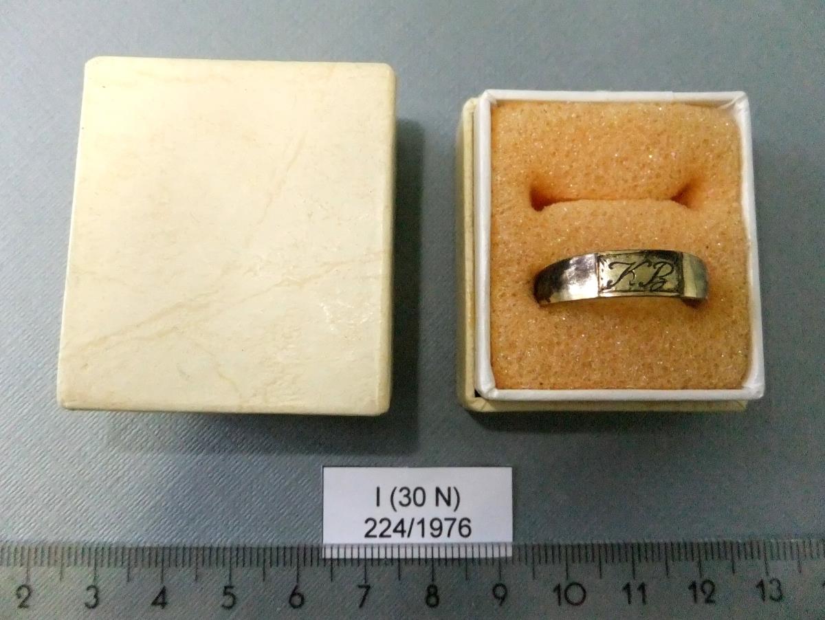 I (30 N) 224/1976