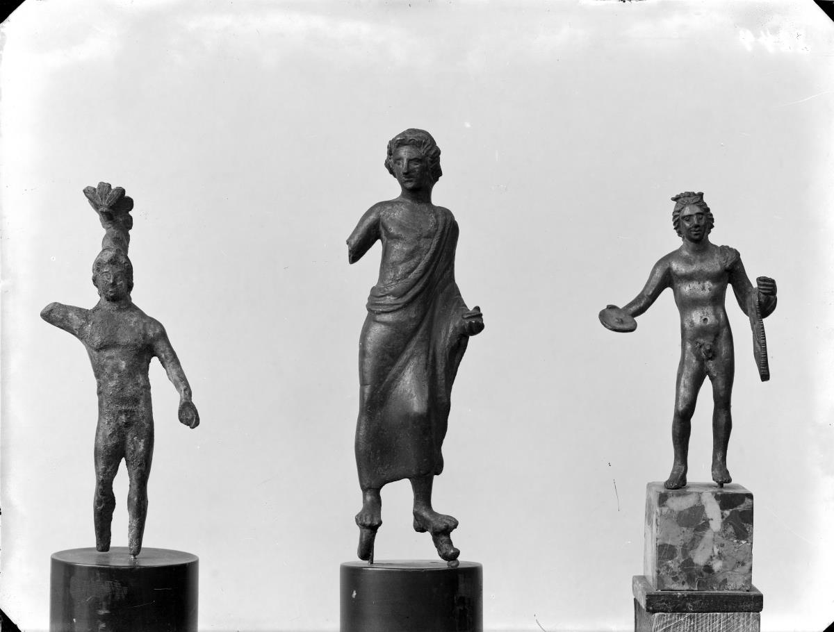 Italische (?) Statuette: "Bacchus mit Opferschale" (vermutlich Apollo)