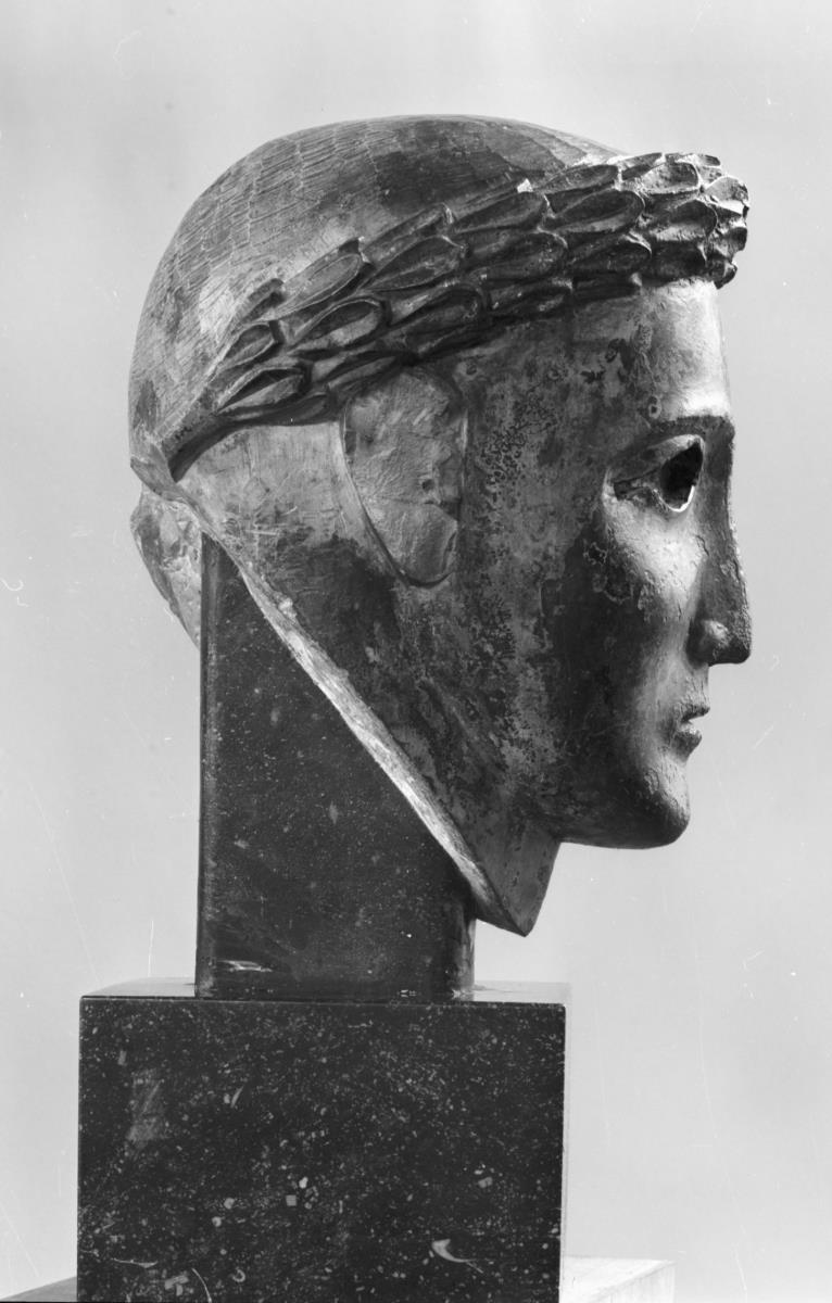 Kopf eines Priesters